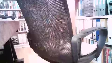 Snapshot of oren57 chatting on 02-14-25, 07:07 oren online show from 02-14-25, 07:07