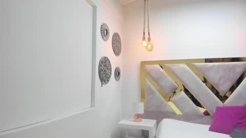 Miss Guzman  online show from 02-19-25, 08:41