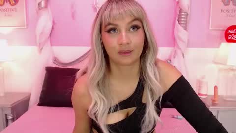 Oriana Larsson online show from 03-13-26, 12:01