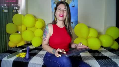 Snapshot of oriana_thomson2 chatting on 05-21-26, 06:59 Oriana online show from 05-21-26, 06:59