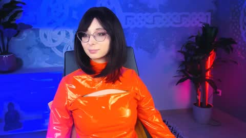 Snapshot of orianna_blade chatting on 02-02-25, 07:14 Orianna -  Hi Im into geek culture cosplay crafting LARP games. Shall we play DnD online show from 02-02-25, 07:14