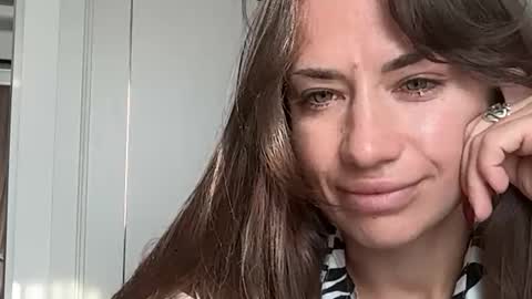 Snapshot of orilayne chatting on 03-23-26, 09:57 Aksya online show from 03-23-26, 09:57