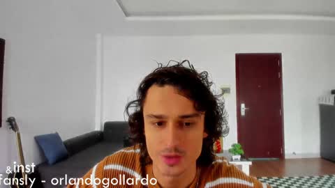 Snapshot of orlando__bloom chatting on 01-15-25, 01:34 Fansly and Instagram -  online show from 01-15-25, 01:34