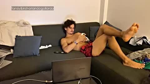 Snapshot of orlando__bloom chatting on 09-30-25, 02:33 Fansly and Instagram -  online show from 09-30-25, 02:33