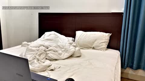 Snapshot of orlando__bloom chatting on 10-13-25, 10:26 Fansly and Instagram -  online show from 10-13-25, 10:26