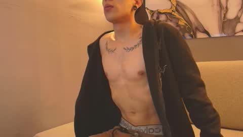 orus_241 online show from 10-07-25, 07:44