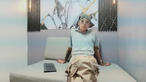 orus_241 online show from 10-14-25, 07:47