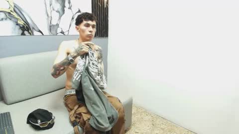 orus_241 online show from 10-28-25, 07:38