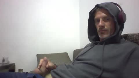 Snapshot of orwel09 chatting on 11-18-25, 08:13 orwel09 online show from 11-18-25, 08:13