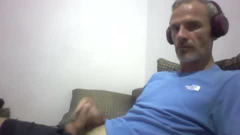 Snapshot of orwel09 chatting on 12-05-25, 04:58 orwel09 online show from 12-05-25, 04:58
