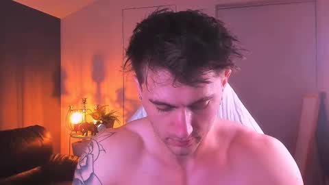 Snapshot of oscar_miller_ chatting on 10-12-25, 09:03 Oscar online show from 10-12-25, 09:03