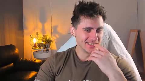 Snapshot of oscar_miller_ chatting on 10-17-25, 08:55 Oscar online show from 10-17-25, 08:55