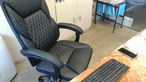 Snapshot of oscar_msng chatting on 09-23-25, 05:16 Oscar online show from 09-23-25, 05:16