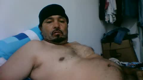 oscarjhe3512 online show from 04-24-26, 02:36