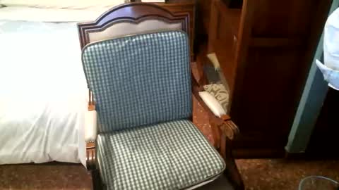 Snapshot of oscarw chatting on 12-20-25, 04:14 Oscar online show from 12-20-25, 04:14