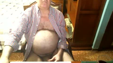 Snapshot of oscarw chatting on 01-10-26, 05:48 Oscar online show from 01-10-26, 05:48