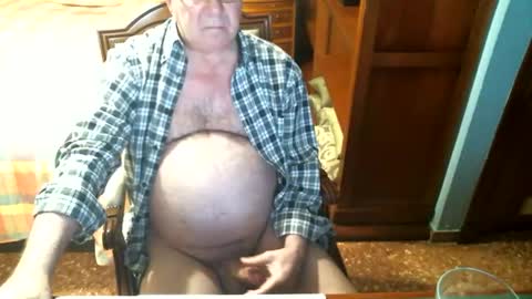 Snapshot of oscarw chatting on 03-28-26, 04:39 Oscar online show from 03-28-26, 04:39