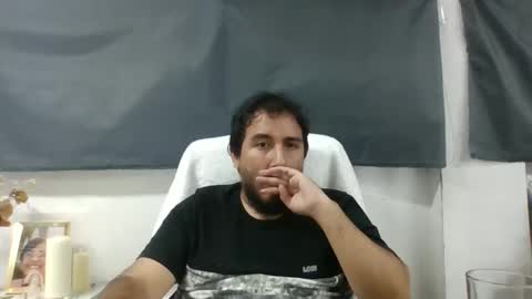 Snapshot of oscaryn_martell chatting on 12-15-25, 01:21 oscaryn_martell online show from 12-15-25, 01:21