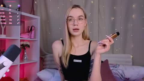 Heidi  online show from 03-10-25, 09:32