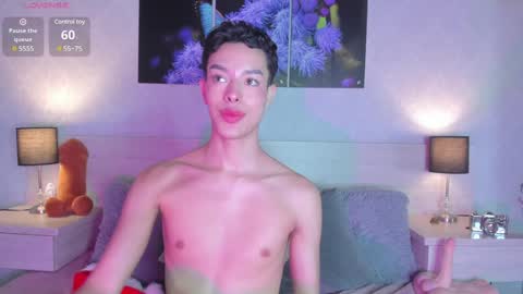 Snapshot of osirismansour chatting on 12-25-24, 10:50 Osirismansour online show from 12-25-24, 10:50