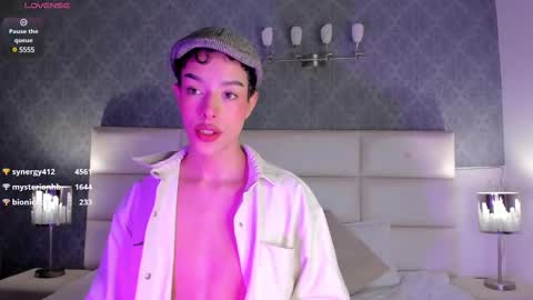 Snapshot of osirismansour chatting on 02-17-25, 01:36 Osirismansour online show from 02-17-25, 01:36