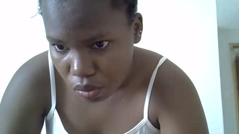 osoprettyebony online show from 09-30-25, 11:26