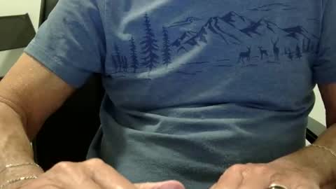 Snapshot of ossibottom chatting on 05-26-26, 01:45 Ossi online show from 05-26-26, 01:45