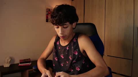 ostin 18hot online show from 12-31-24, 01:15