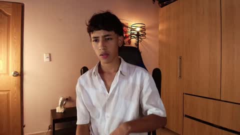 ostin 18hot online show from 01-10-25, 02:04