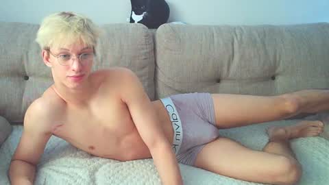 Snapshot of ostin_meoww chatting on 12-04-24, 07:39 Ostin online show from 12-04-24, 07:39