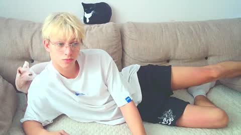 Snapshot of ostin_meoww chatting on 12-06-24, 07:21 Ostin online show from 12-06-24, 07:21