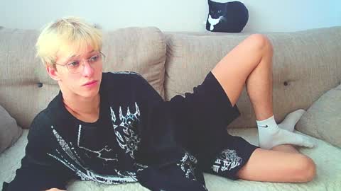 Snapshot of ostin_meoww chatting on 12-10-24, 08:30 Ostin online show from 12-10-24, 08:30