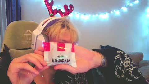 Snapshot of ostin_meoww chatting on 12-10-24, 05:33 Ostin online show from 12-10-24, 05:33