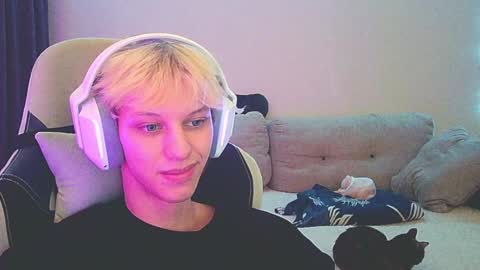 Snapshot of ostin_meoww chatting on 12-19-24, 03:41 Ostin online show from 12-19-24, 03:41