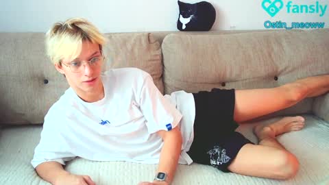 Snapshot of ostin_meoww chatting on 01-15-25, 07:15 Ostin online show from 01-15-25, 07:15