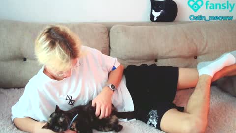 Snapshot of ostin_meoww chatting on 01-20-25, 05:15 Ostin online show from 01-20-25, 05:15