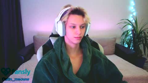 Snapshot of ostin_meoww chatting on 01-24-25, 02:51 Ostin online show from 01-24-25, 02:51