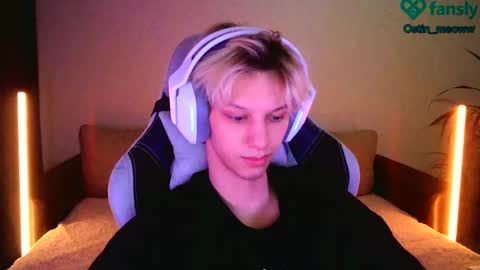Snapshot of ostin_meoww chatting on 02-09-25, 01:25 Ostin online show from 02-09-25, 01:25