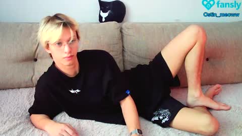 Snapshot of ostin_meoww chatting on 02-10-25, 07:04 Ostin online show from 02-10-25, 07:04