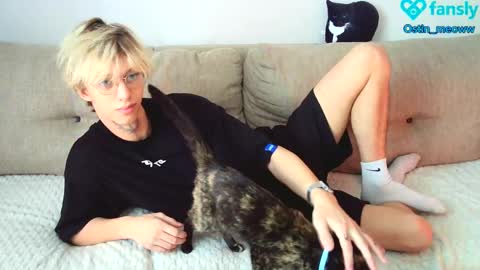 Snapshot of ostin_meoww chatting on 02-25-25, 08:14 Ostin online show from 02-25-25, 08:14