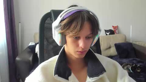 Snapshot of ostin_meoww chatting on 09-14-25, 04:44 Ostin online show from 09-14-25, 04:44