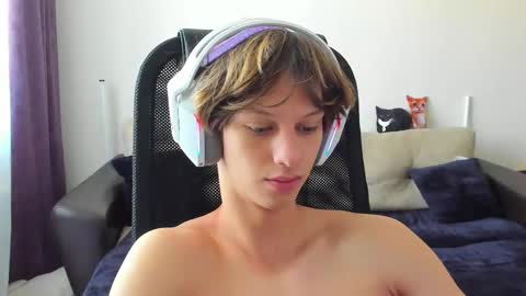 Snapshot of ostin_meoww chatting on 09-26-25, 06:06 Ostin online show from 09-26-25, 06:06