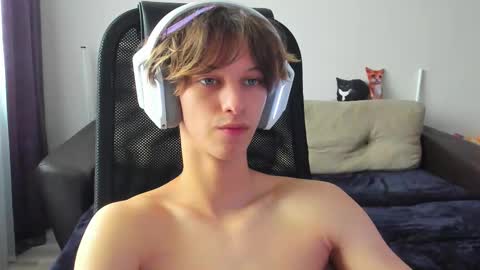 Snapshot of ostin_meoww chatting on 09-28-25, 06:19 Ostin online show from 09-28-25, 06:19