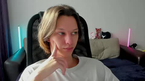 Ostin online show from 04-09-26, 10:42