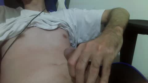 Snapshot of osyryx chatting on 01-13-25, 03:34 Lucas online show from 01-13-25, 03:34