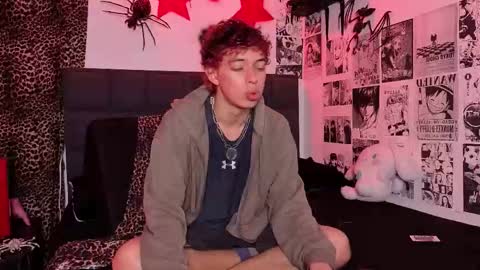 Snapshot of otter_star chatting on 12-02-25, 03:45 Princces Albert online show from 12-02-25, 03:45