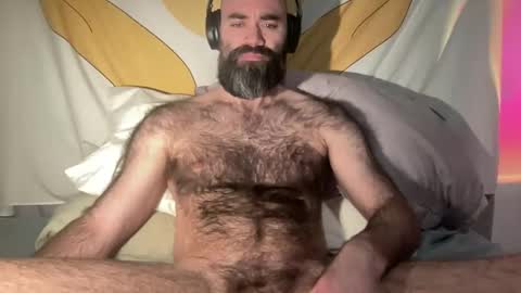 Snapshot of otterboy_1987 chatting on 01-21-25, 05:27 Fraser Foxx online show from 01-21-25, 05:27