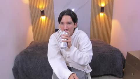 Otto Andrew online show from 04-24-26, 03:09