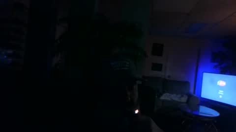 Snapshot of ouiostie chatting on 12-19-24, 09:29 Vraiment la online show from 12-19-24, 09:29