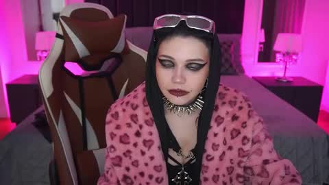 outfitobsession online show from 04-24-26, 01:24